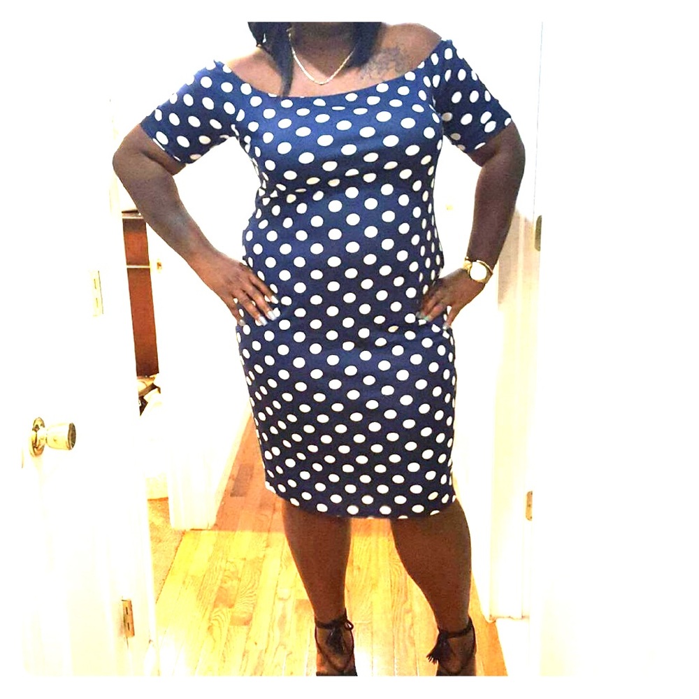 Blue polka dot dress. 2x Fashion to Figure